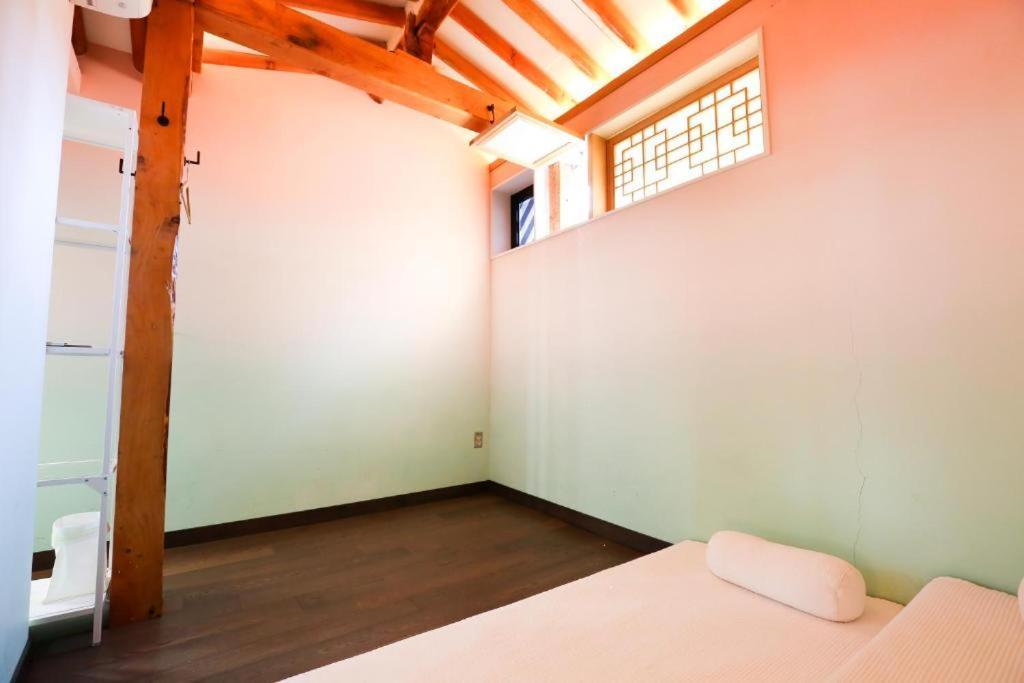'Hanok Hanok' Boutique Stay Seoul - 2Min From Gyeongbokgung Palace Station Eksteriør billede
