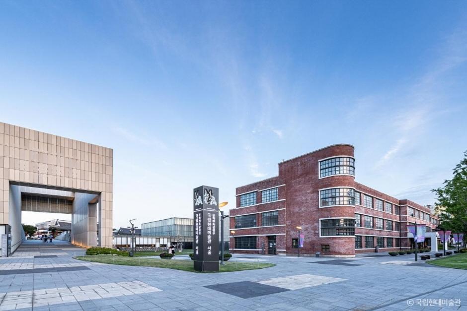 'Hanok Hanok' Boutique Stay Seoul - 2Min From Gyeongbokgung Palace Station Eksteriør billede
